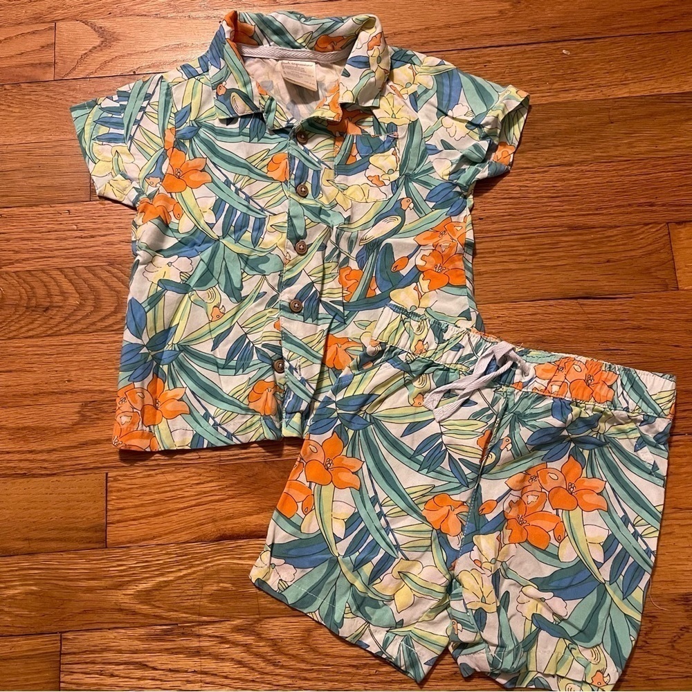 First Impressions | Tropical Beach Button Down Shorts Outfit | 18 mo